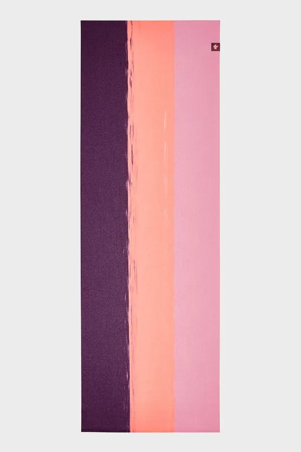 MANDUKA // EKO SUPERLITE TRAVEL YOGA MAT - 1kg - FUCHSIA STRIPE