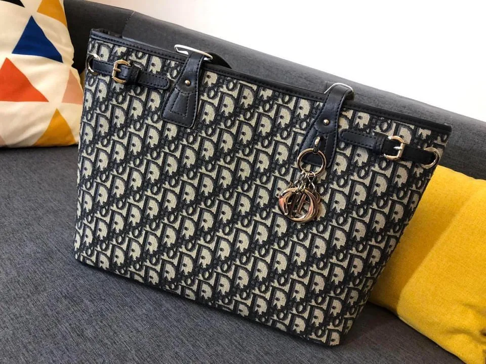 Premium Fashion Essentials for Womens - DOR - 6167